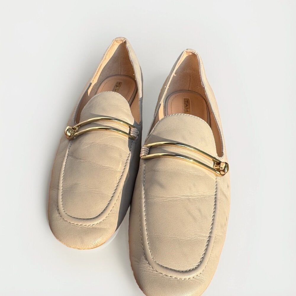 (8.5) TAHARI “Salty” Light Gray Leather Loafers - Picture 4 of 13